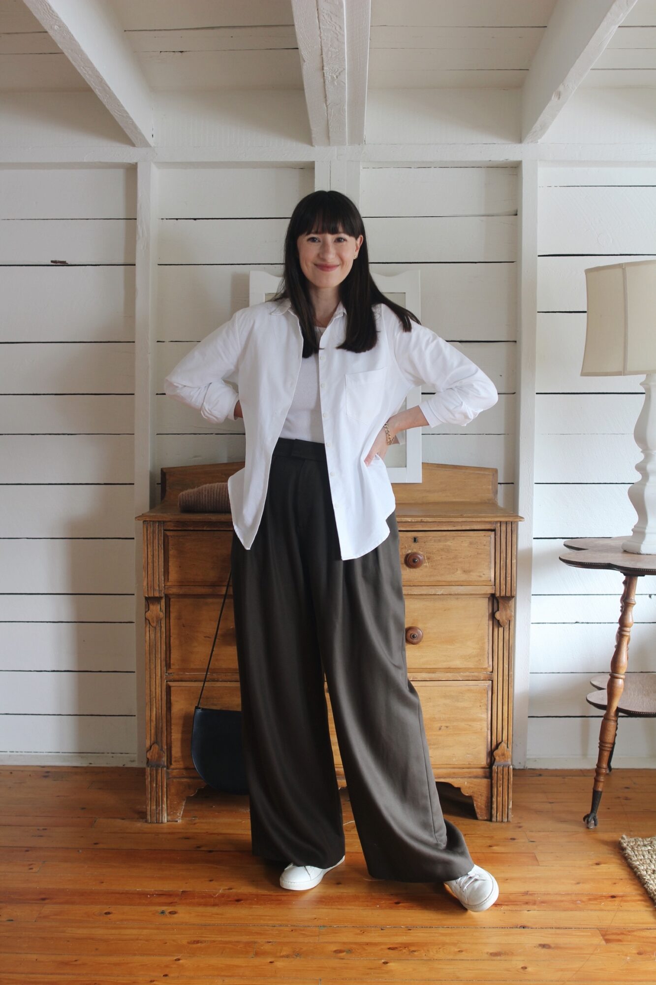 Style Bee - 4 Ways to Style A Classic White Shirt for Fall