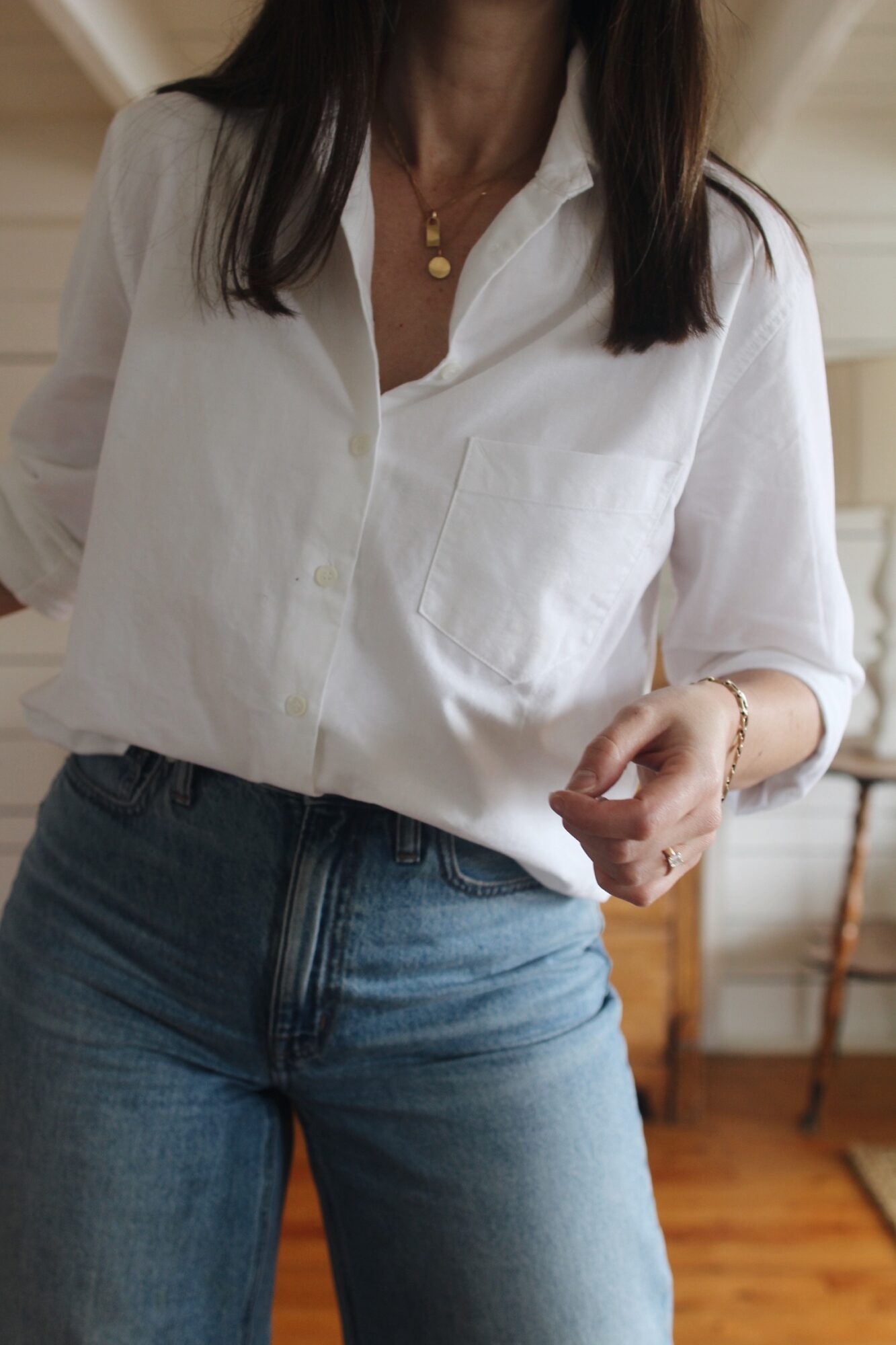 Style Bee - 4 Ways to Style A Classic White Shirt for Fall