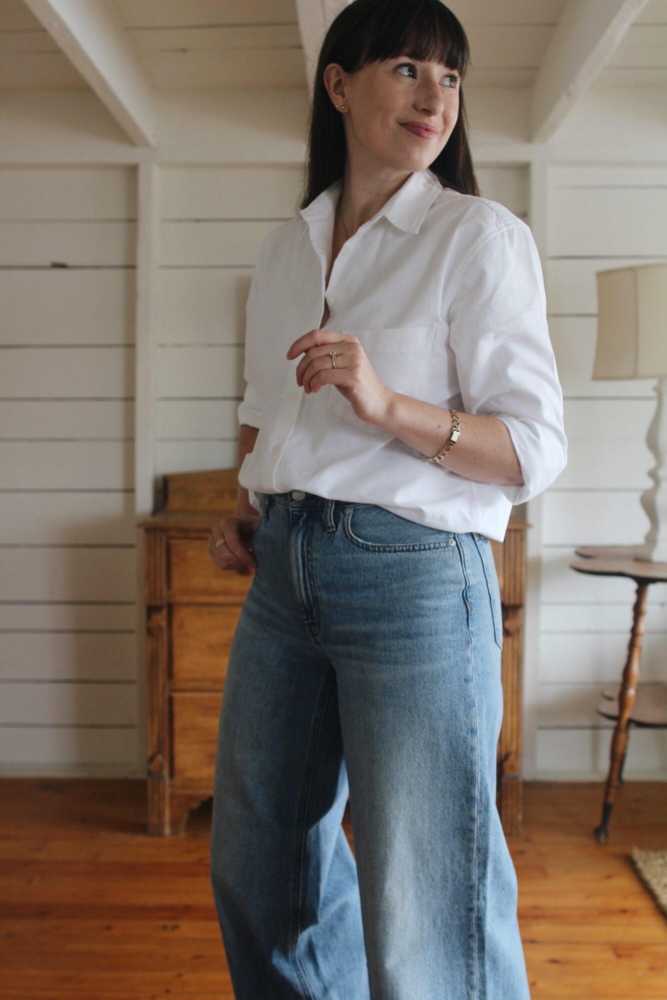 Style Bee - 4 Ways to Style A Classic White Shirt for Fall