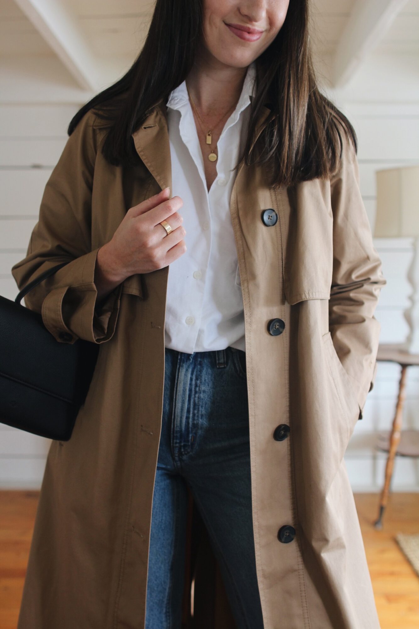 Style Bee - 4 Ways to Style A Classic White Shirt for Fall